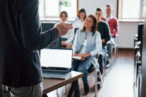 Curso intensivo vs curso anual de inglés